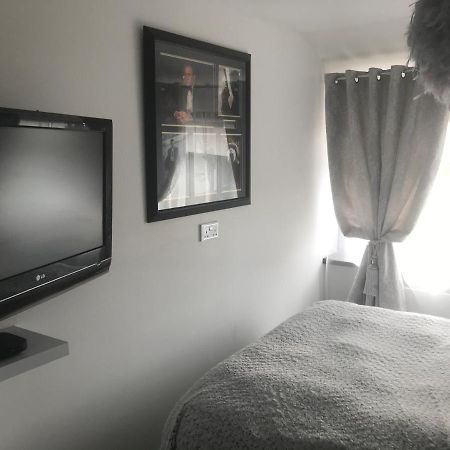 Апартаменты Касл-Донингтон Экстерьер фото